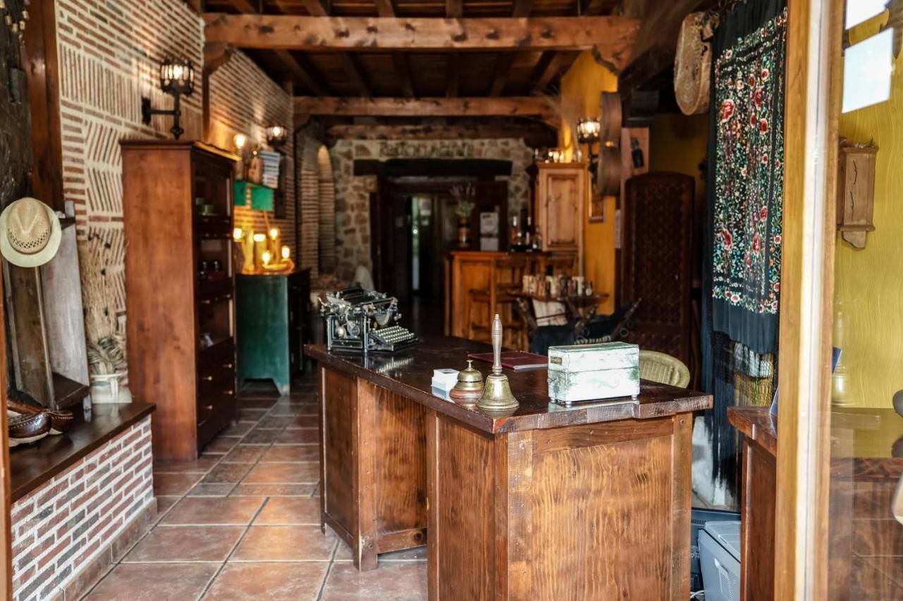 Posada Real De Carreteros Casarejos Esterno foto