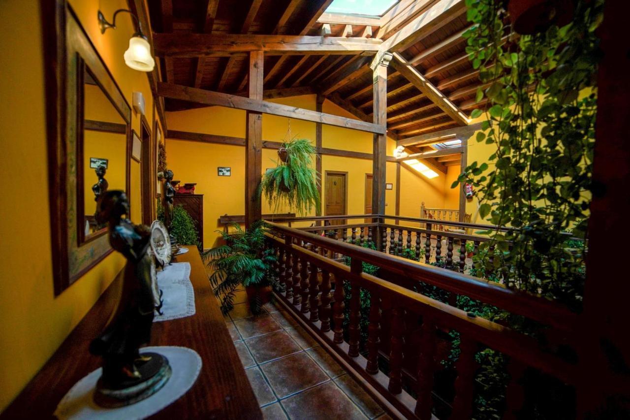 Posada Real De Carreteros Casarejos Esterno foto