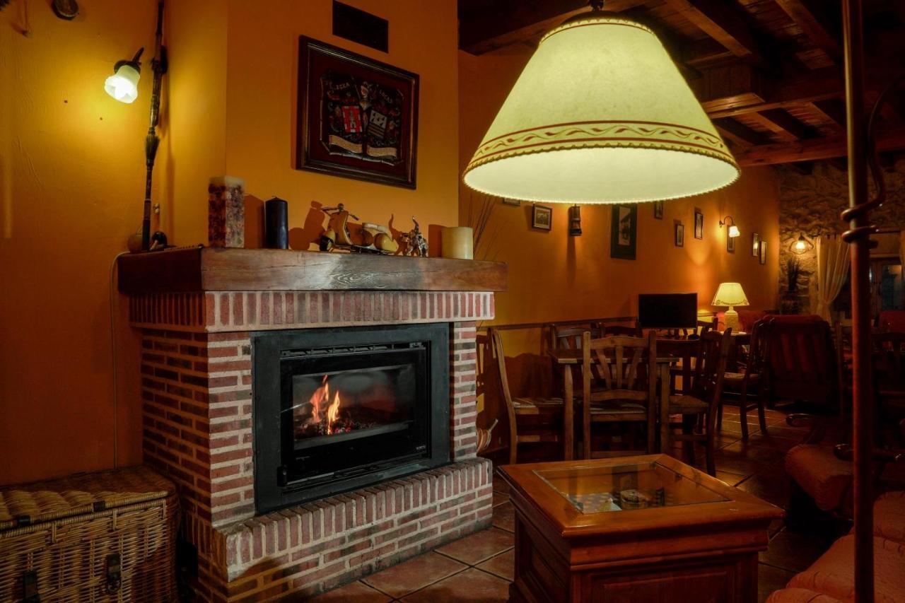 Posada Real De Carreteros Casarejos Esterno foto